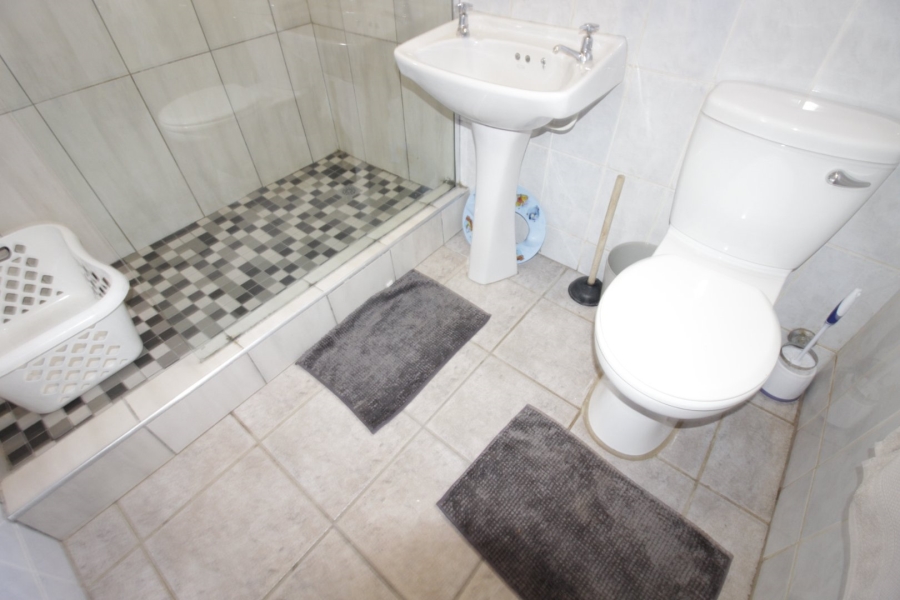 4 Bedroom Property for Sale in Paradise Beach Eastern Cape